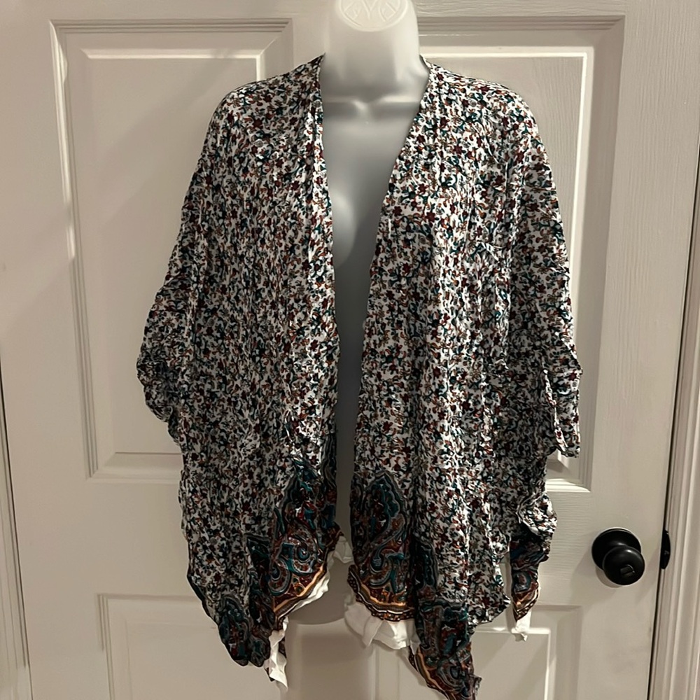 DO EVERYTHING IN LOVE - Shawl/Cover-up